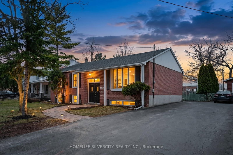 578 Trafford Cres photo 2