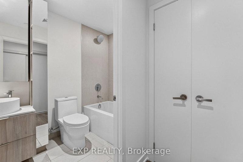 28 Ann Mississauga,ON L5G 3G1 — Photo 11