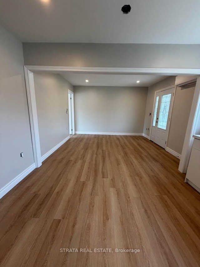 Main Floor - 14 Rainswood Court N