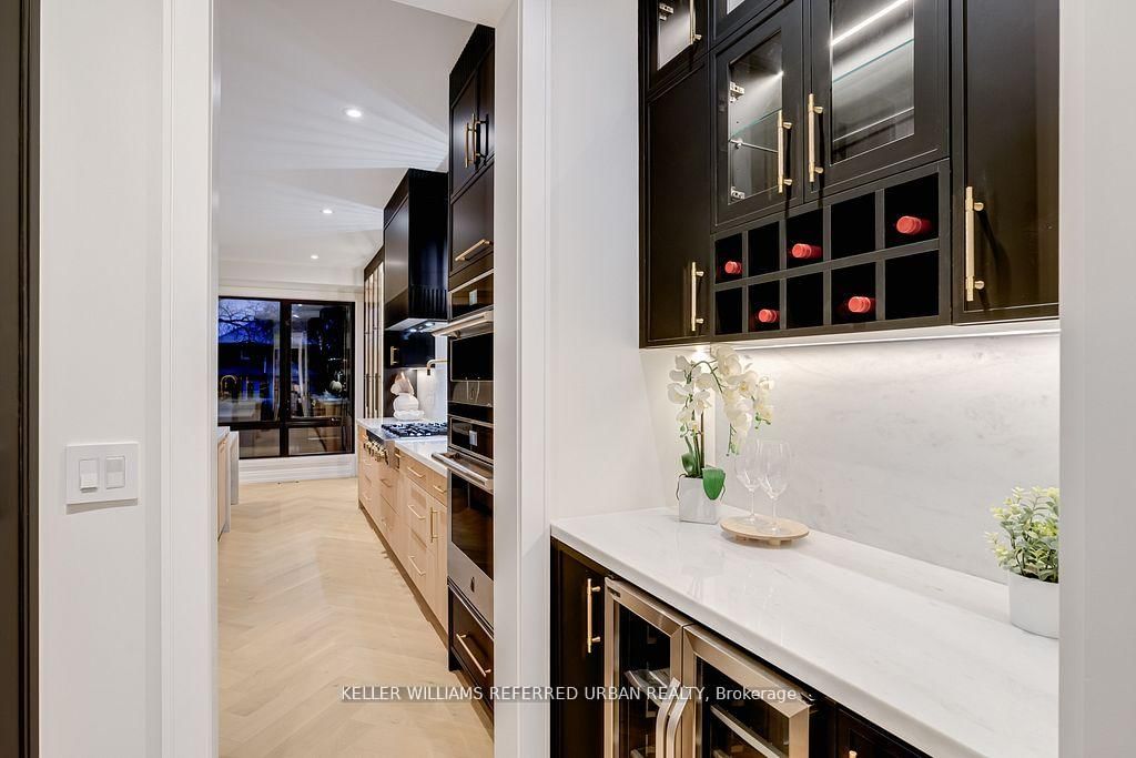 33 Twelfth Street • Toronto, ON photo 13
