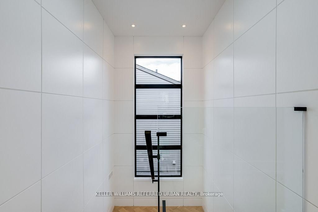 33 Twelfth Street • Toronto, ON photo 17
