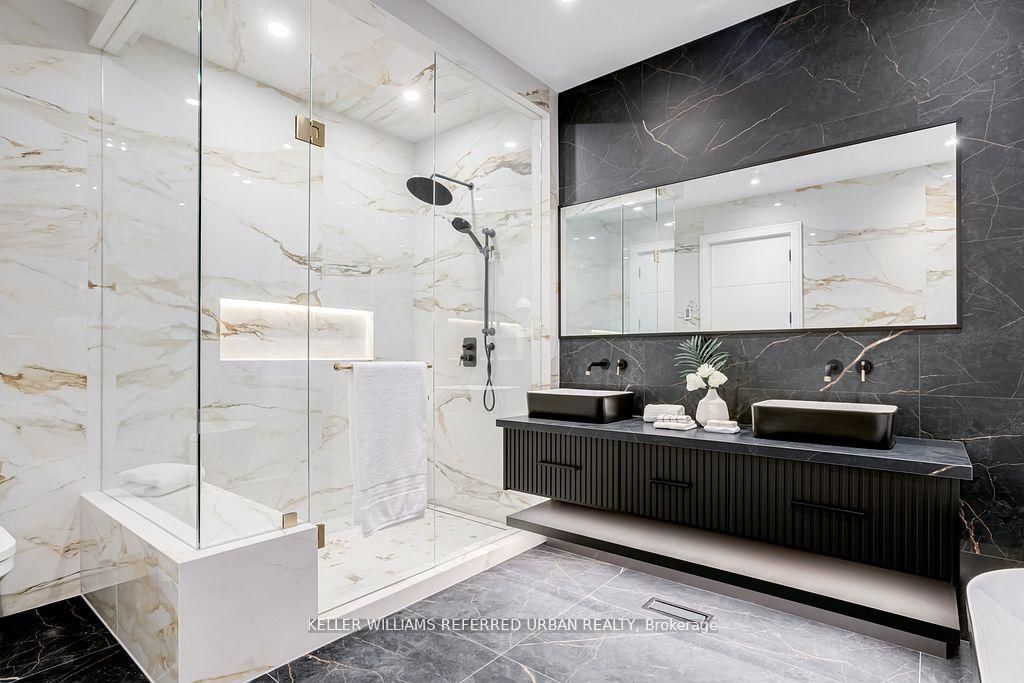 33 Twelfth Street • Toronto, ON photo 24