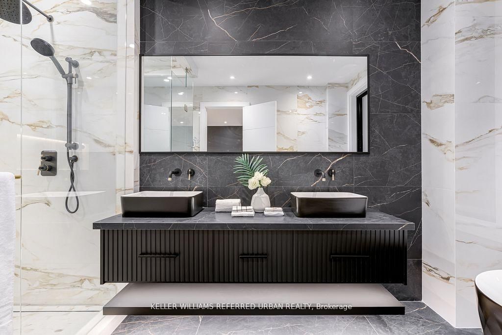 33 Twelfth Street • Toronto, ON photo 25