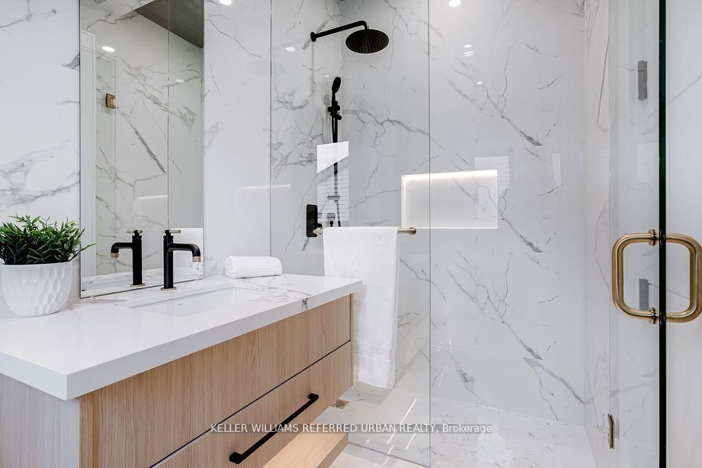 33 Twelfth Street • Toronto, ON photo 32