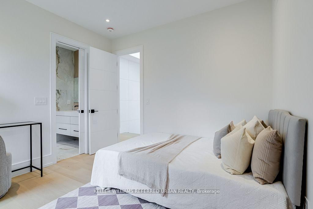 33 Twelfth Street • Toronto, ON photo 38