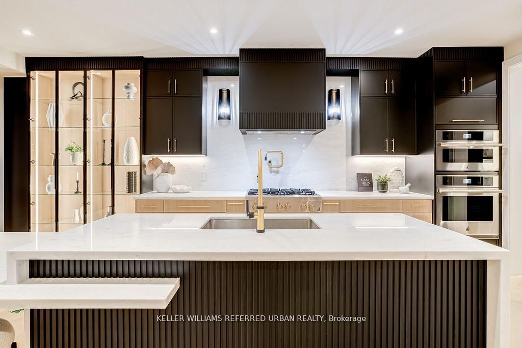 33 Twelfth Street • Toronto, ON photo 8
