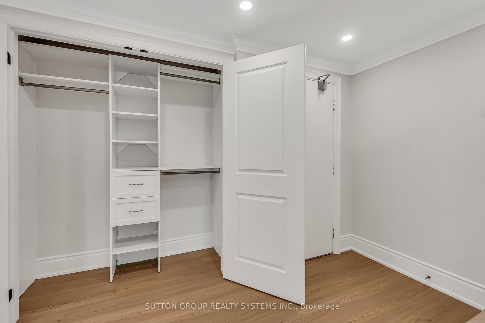 2185 Marine Drive • #508 • Oakville, ON photo 8