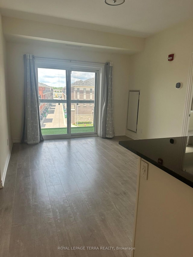 320 - 200 Lagerfeld Drive