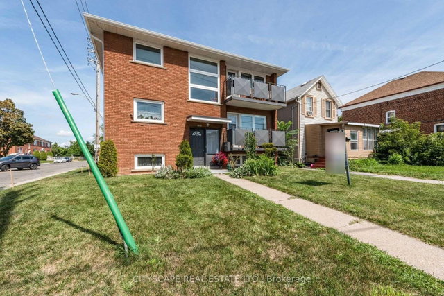 Upper - 2724 Lakeshore Boulevard W