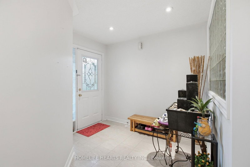 1077 Knotty Pine Grve photo 4