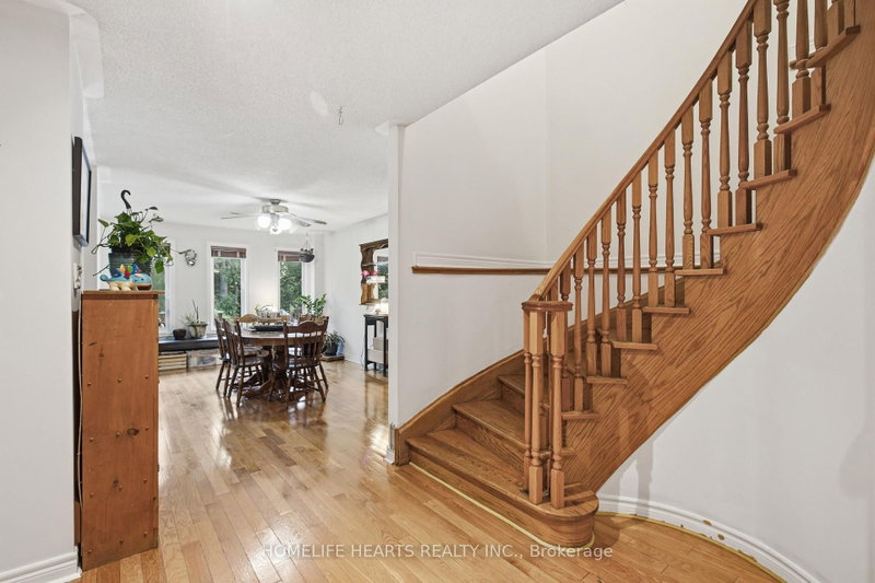 1077 Knotty Pine Grve photo 5