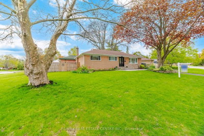 4-bed Detached House · 1376 Royal Dr