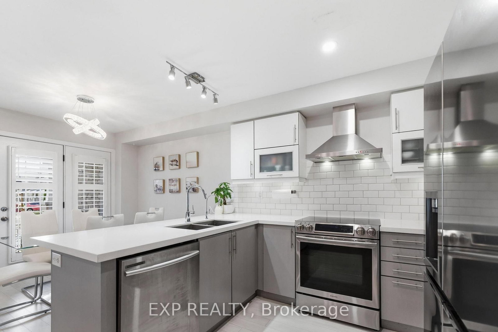 182 Golden Springs Drive • Brampton, ON photo 17