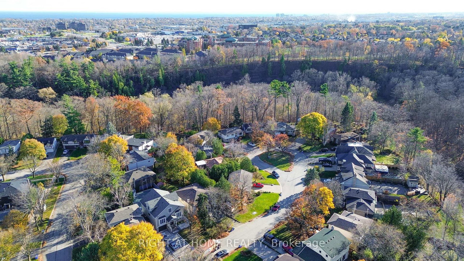 220 Overton Place • Oakville, ON photo 18