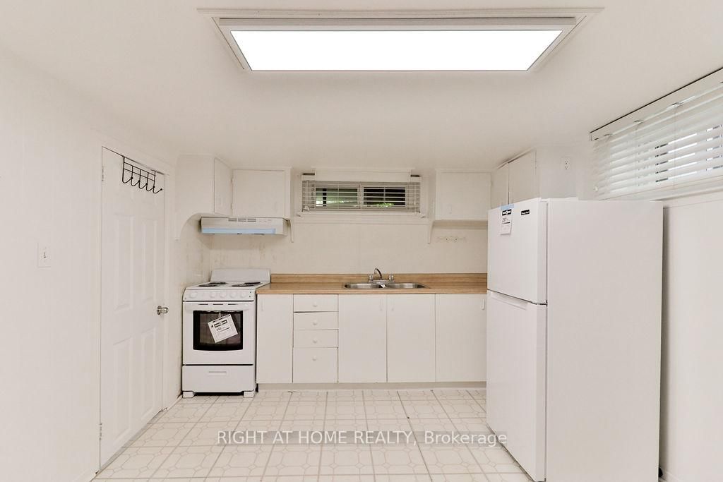 BSMT-43 Bertram Street, Toronto, ON, photo 3