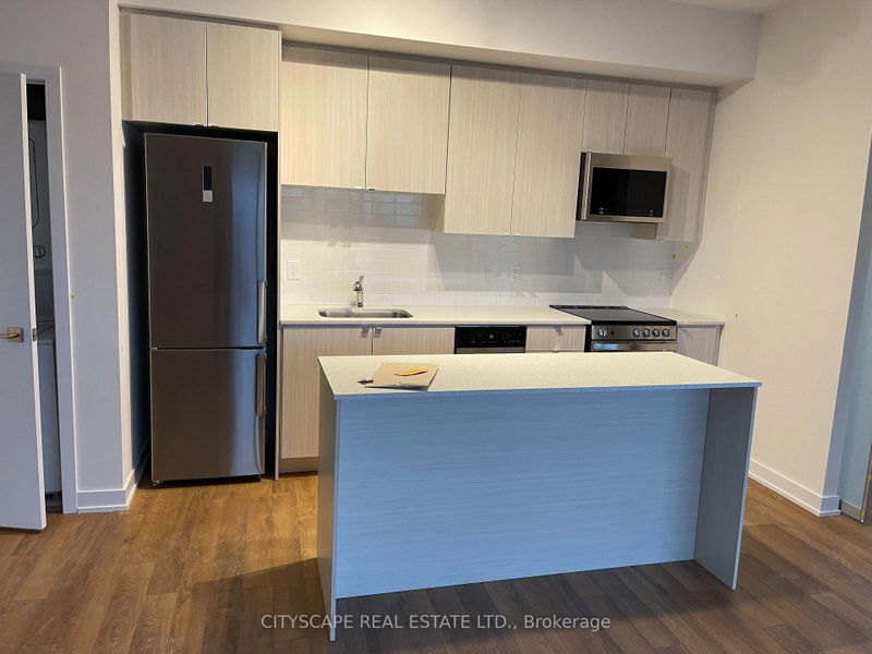 2433 Dufferin Toronto,ON M6E 0B4 — Photo 14