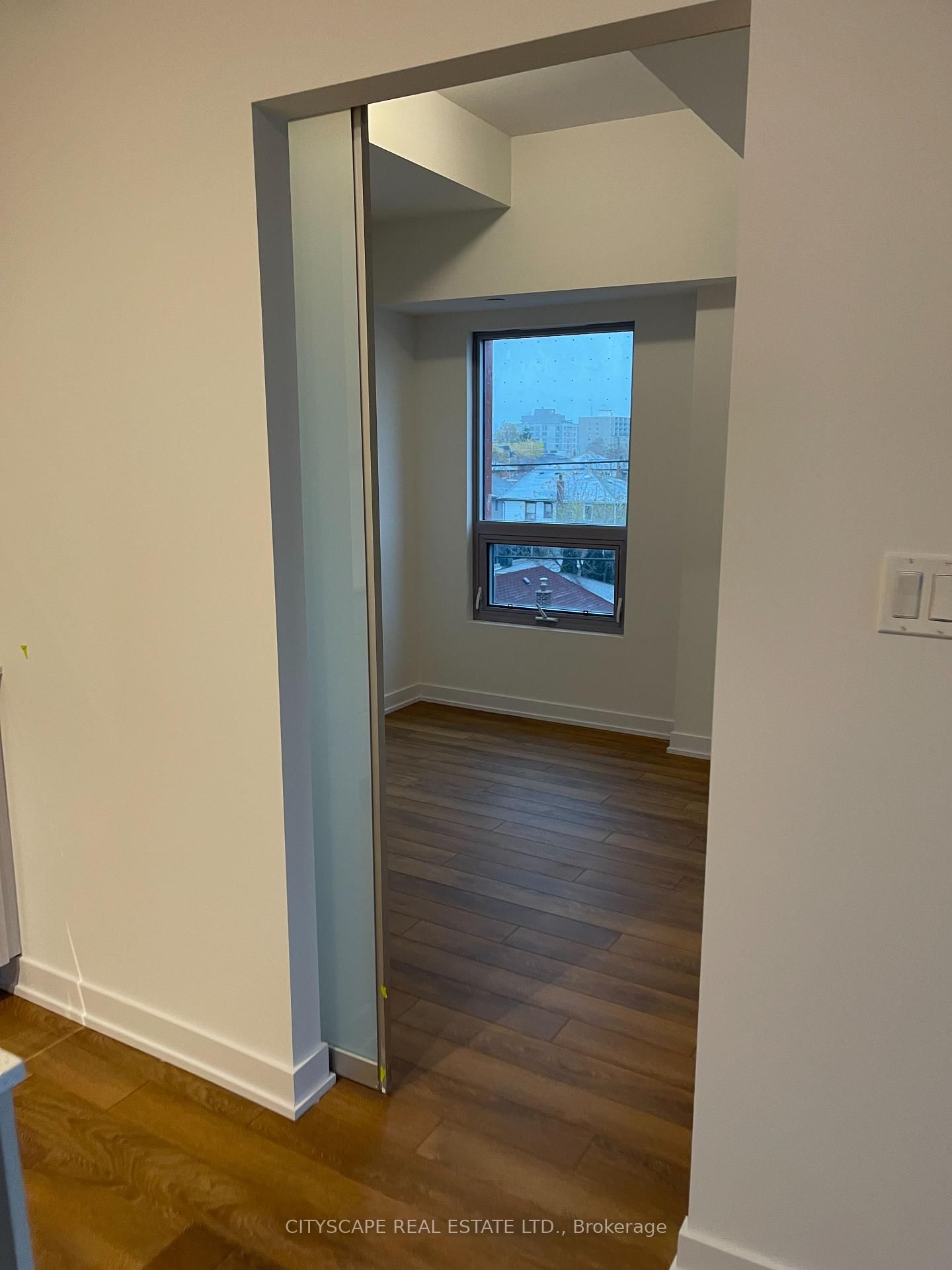 2433 S Dufferin Street • Toronto, ON photo 16