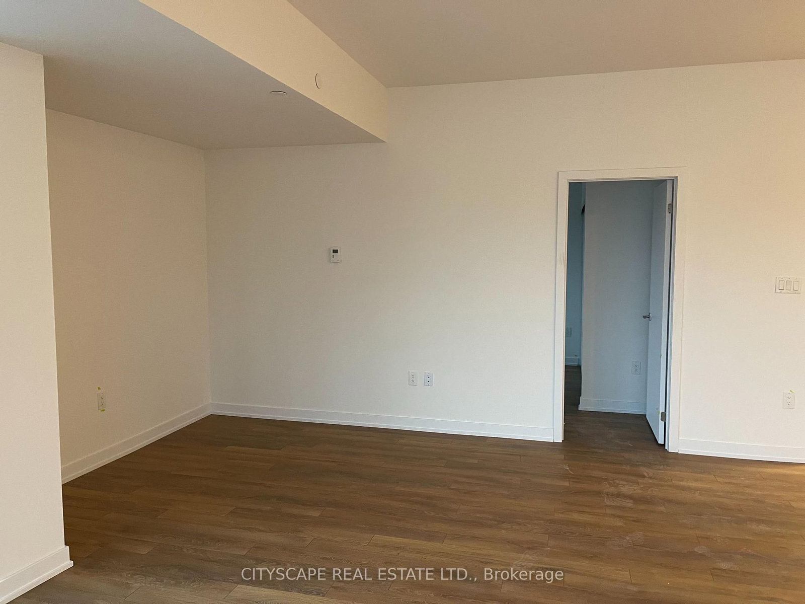 2433 S Dufferin Street • Toronto, ON photo 23