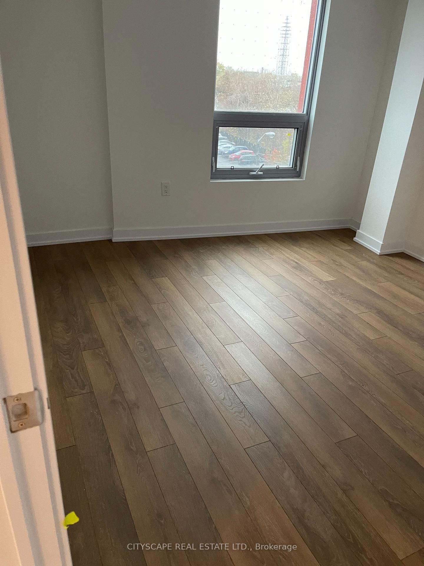 2433 S Dufferin Street • Toronto, ON photo 27