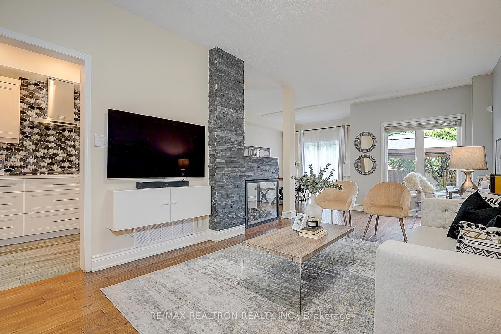 617 Lumberton Crescent • Mississauga, ON photo 6