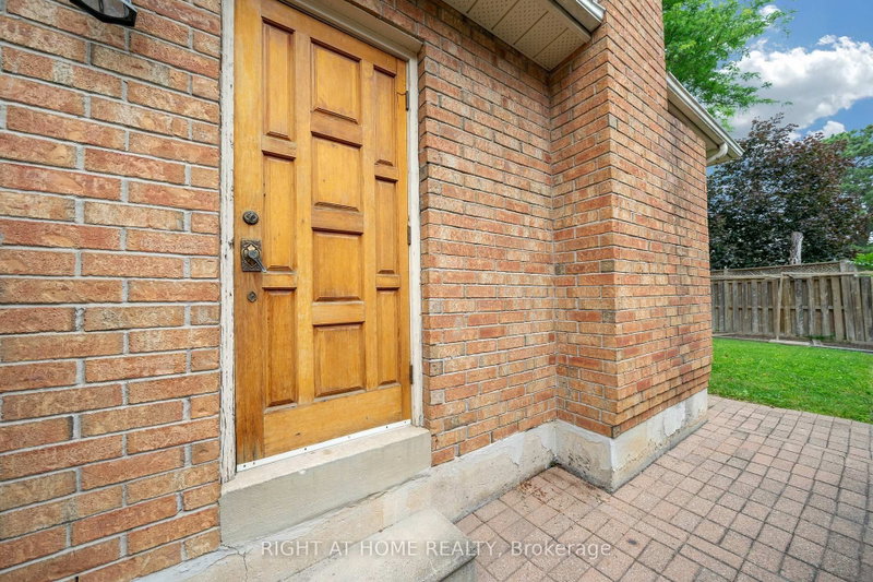 2573 Oshkin Mississauga,ON L5N 3Z3 — Photo 6