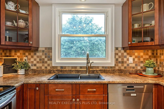 33 - 5878 Montevideo Road