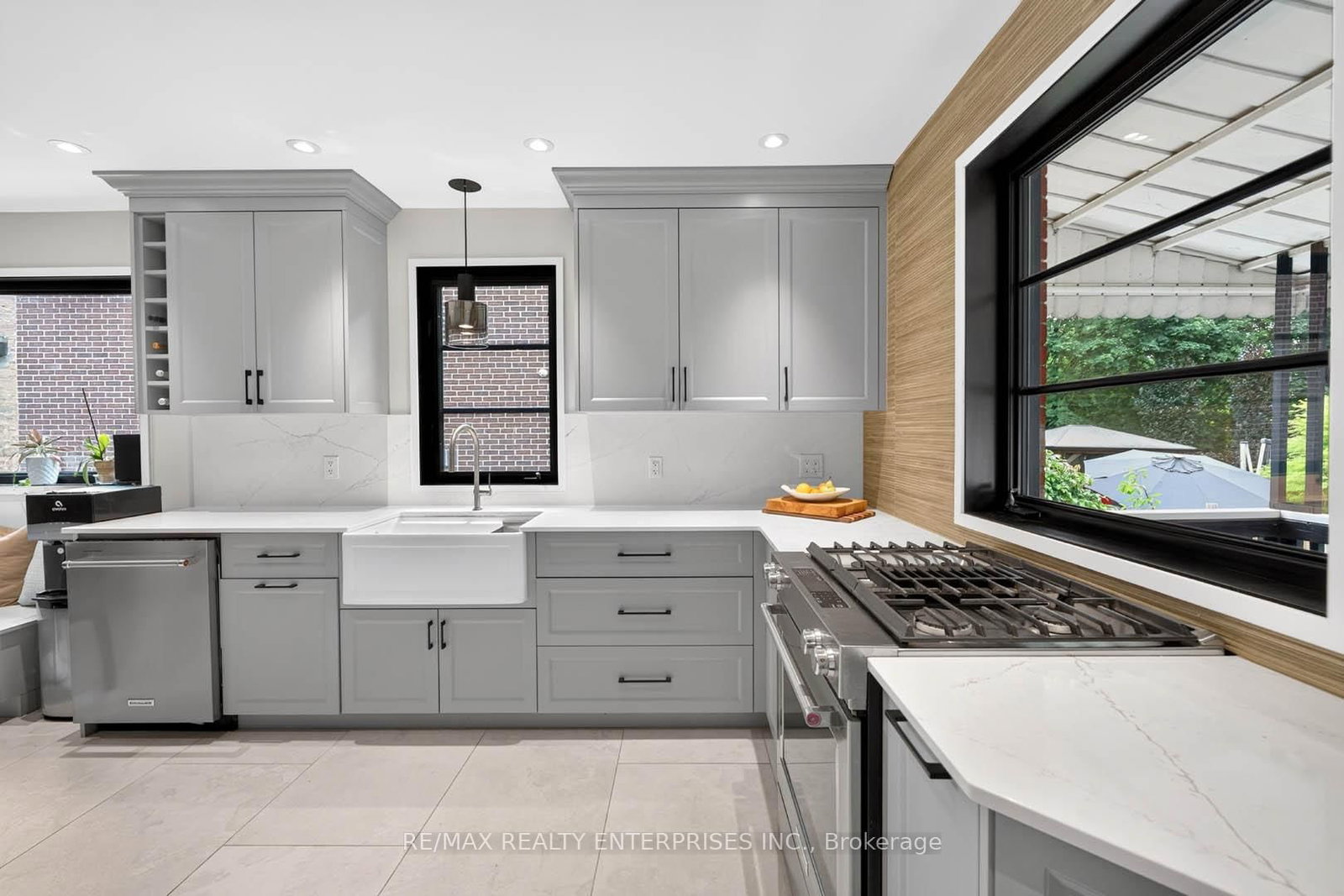 233 Rosemount Avenue • Toronto, ON photo 12