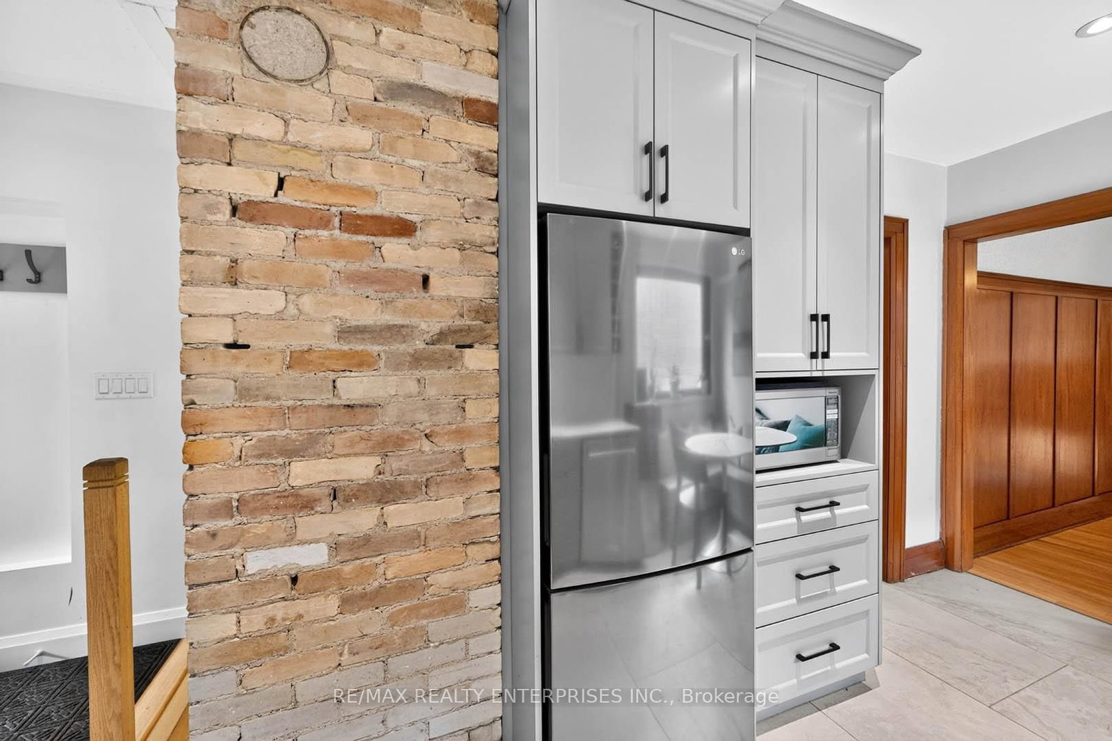 233 Rosemount Avenue • Toronto, ON photo 15