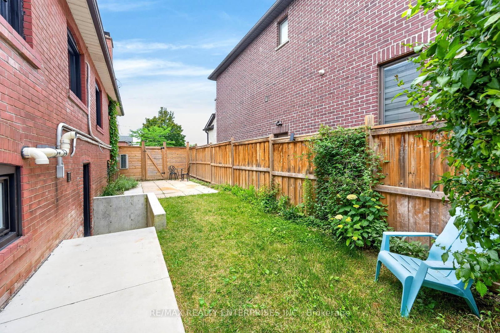 233 Rosemount Avenue • Toronto, ON photo 41