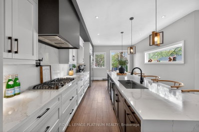 13 Arch Mississauga,ON L5M 1M4 — Photo 13