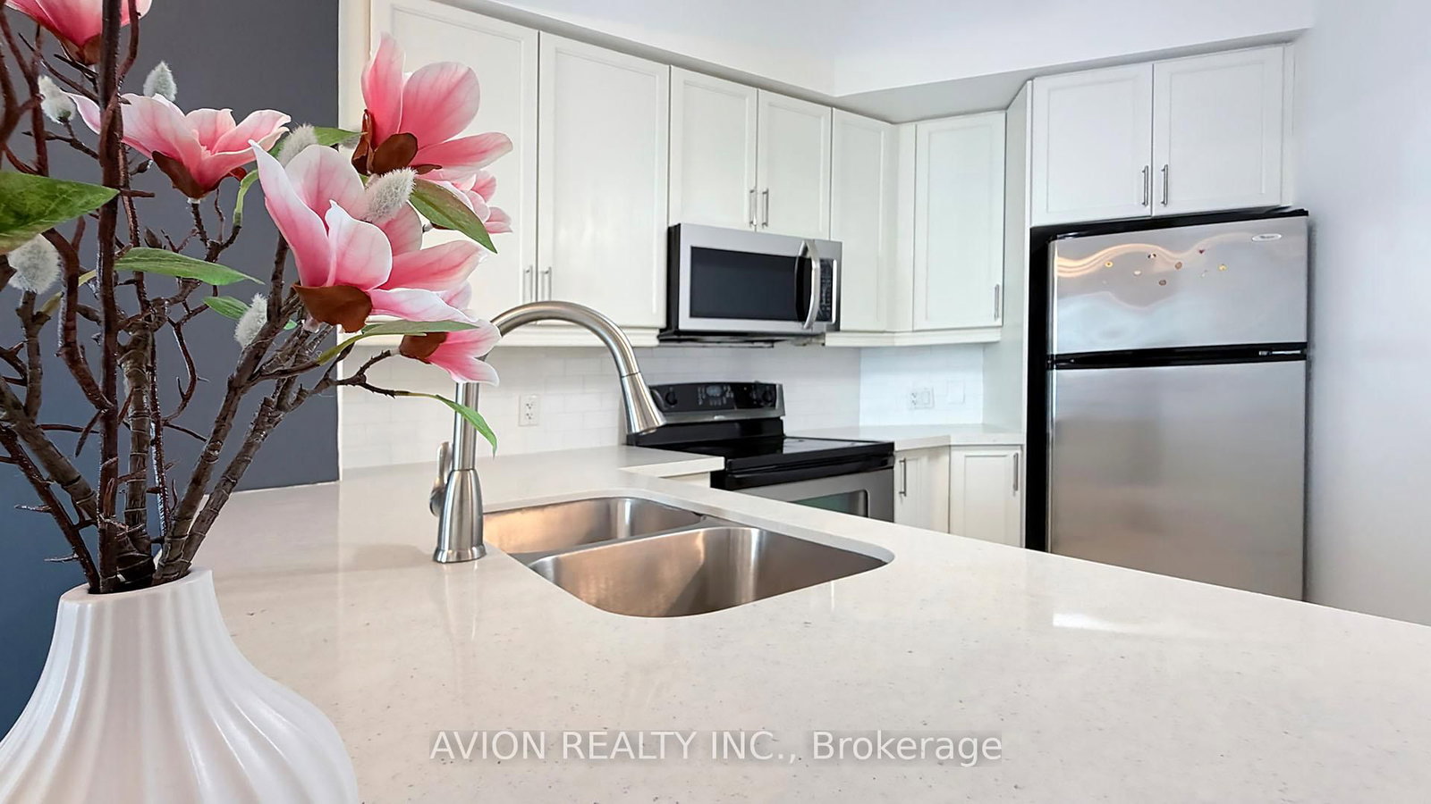 70 Absolute Mississauga,Ontario L4Z 0A4 — Photo 16