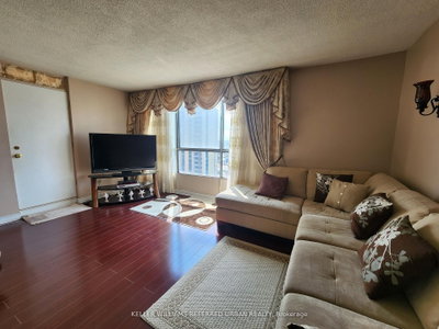 Unit 1609 — 10 Martha Eaton Way — photo 3