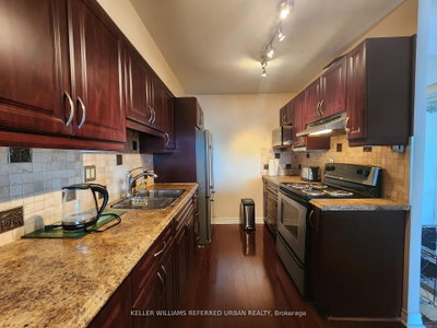 Unit 1609 — 10 Martha Eaton Way — photo 5