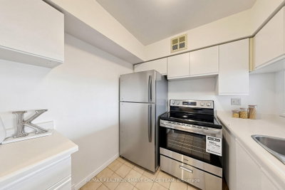 50 Kingsbridge Garden Mississauga,Ontario L5R 1Y2 — Photo 11