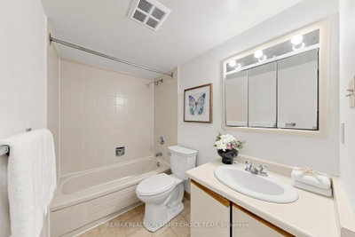 50 Kingsbridge Garden Mississauga,Ontario L5R 1Y2 — Photo 18