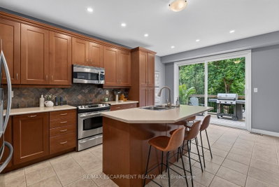 3220 Steeplechase Drive • Burlington, ON photo 6