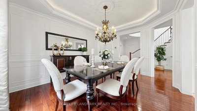 2508 Hemmford Drive • Oakville, ON photo 6