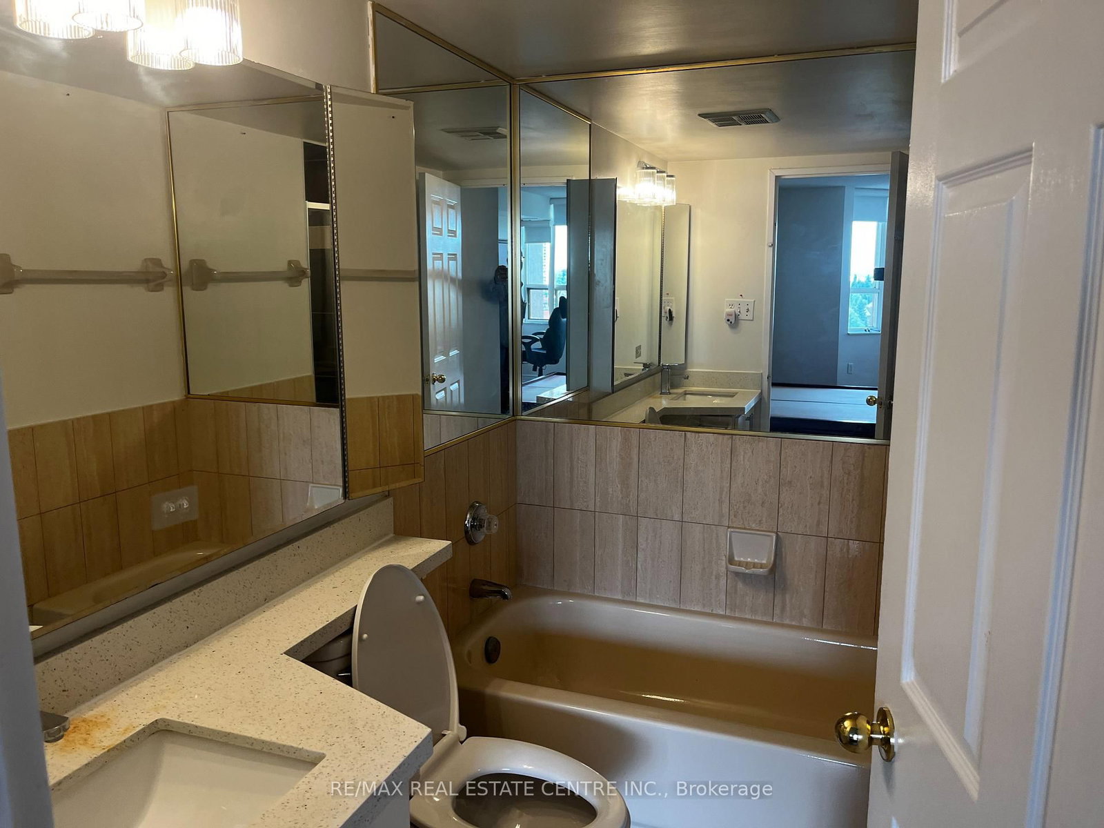 30 Malta Avenue E • #802 • Brampton, ON photo 26