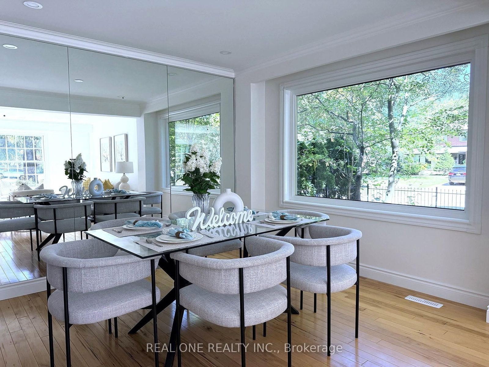 1585 Crombie Road • Mississauga, ON photo 11