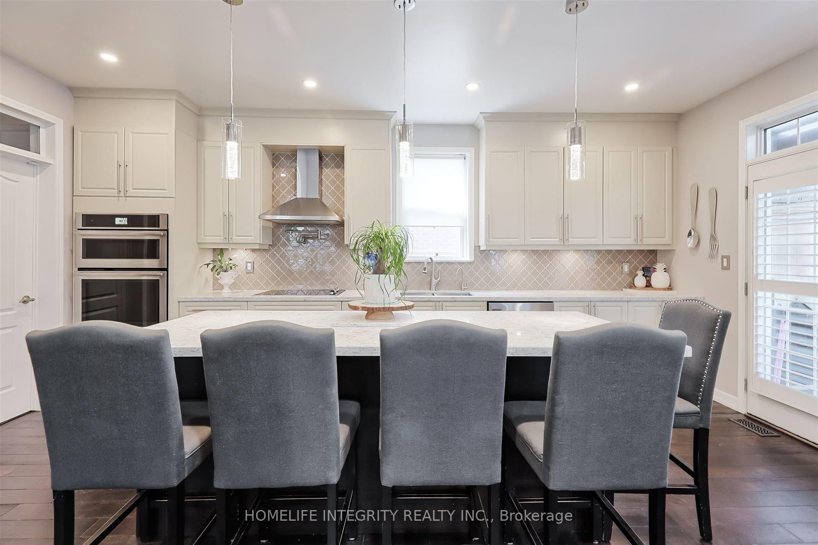 33 Klemscott Road • Brampton, ON photo 10