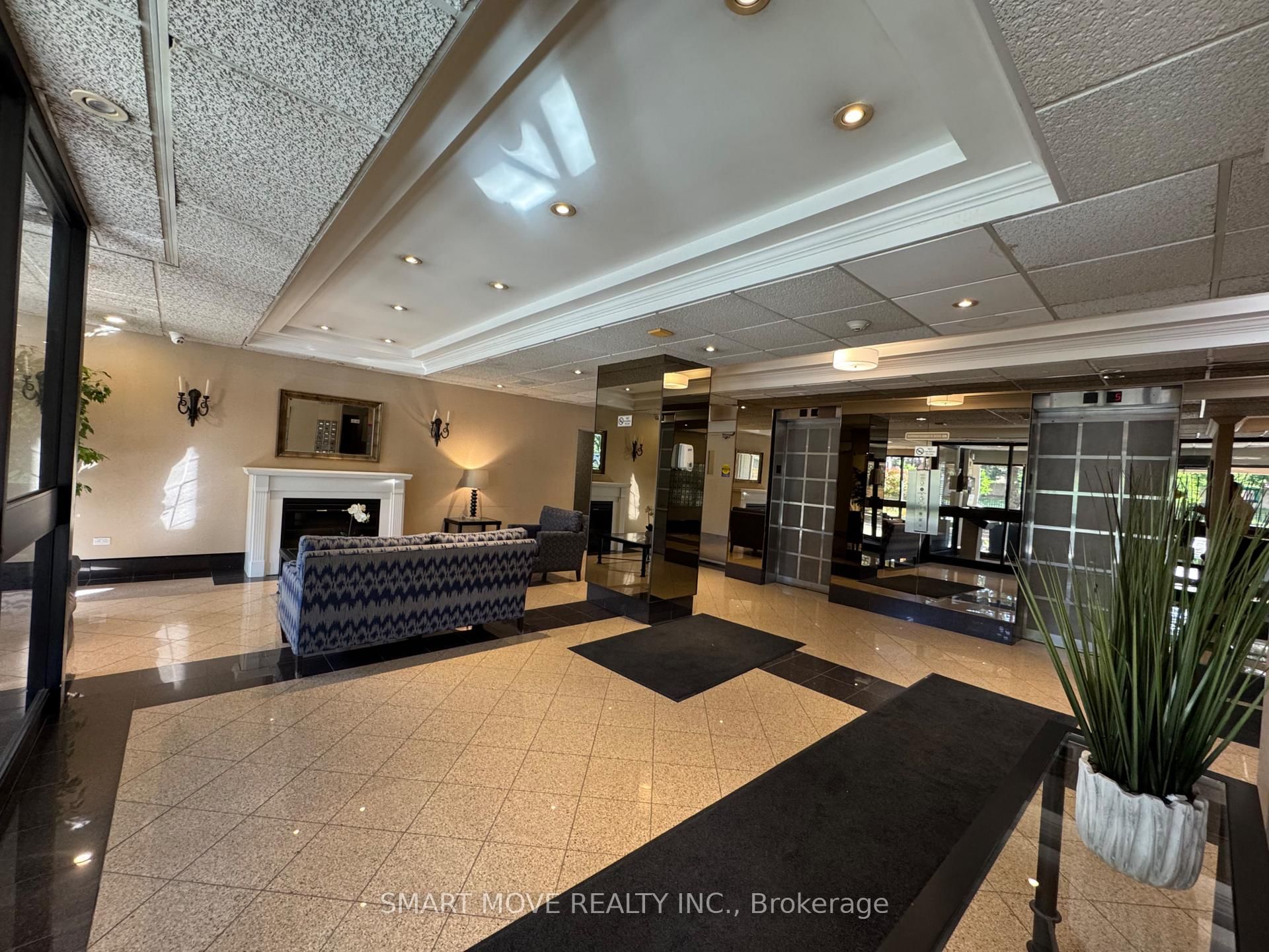 1300 Mississauga Valley Boulevard, Unit 303