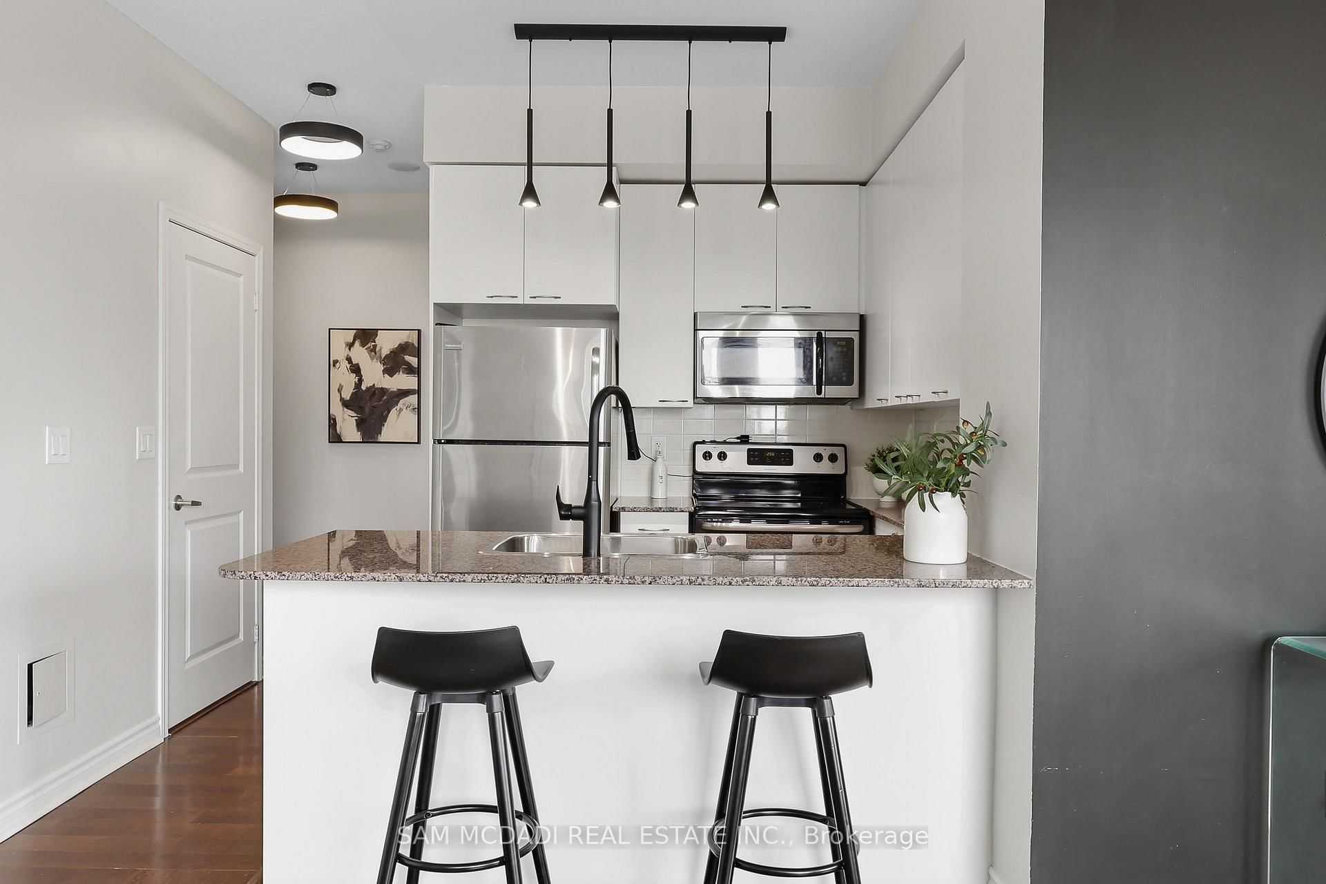 385 Prince Of Wales Drive, Unit 1611