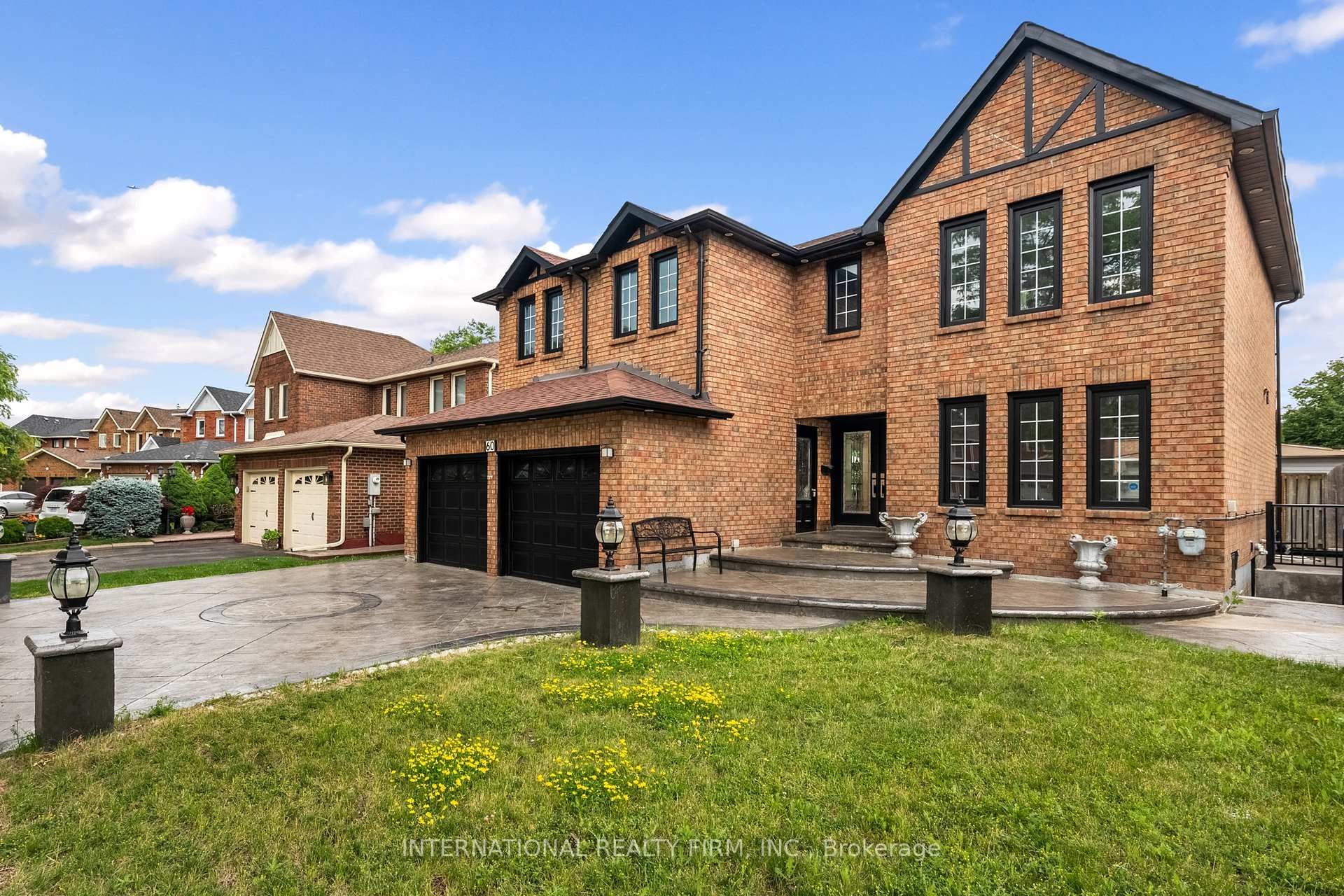 60 MAJOR WILLIAM SHARPE Drive