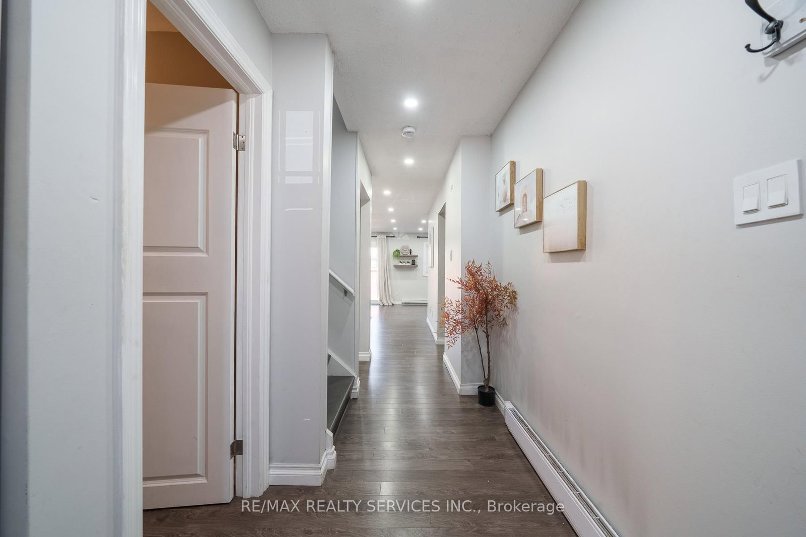 5009 Pinedale Avenue • #43 • Burlington, ON photo 3