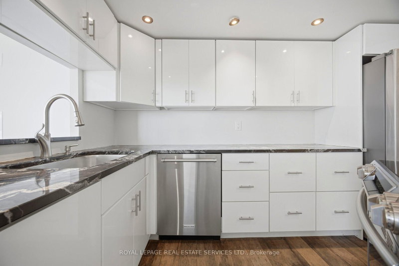 250 Webb Mississauga,Ontario L5B 3Z4 — Photo 8