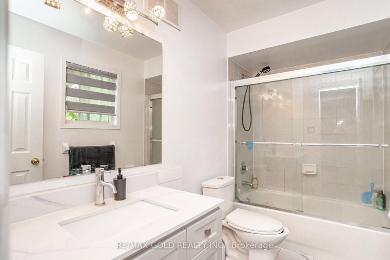 31 Colleyville Brampton,ON L7A 1G8 — Photo 21