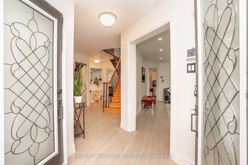 31 Colleyville Brampton,ON L7A 1G8 — Photo 5