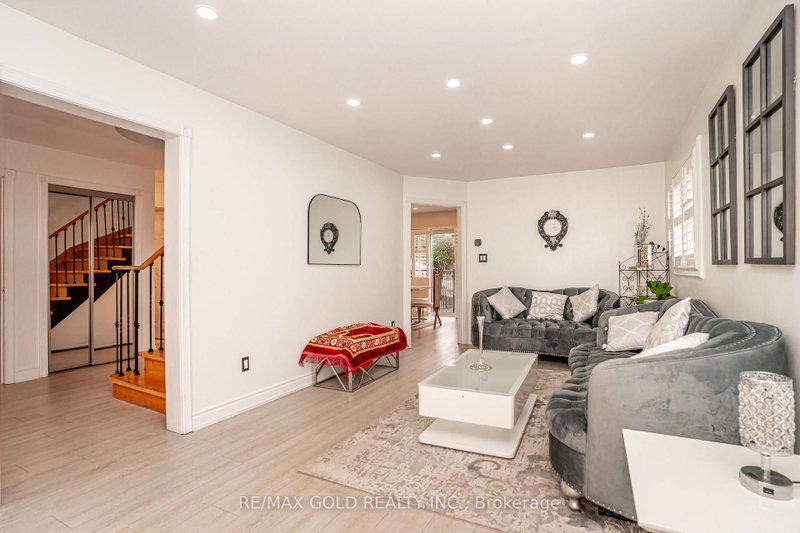 31 Colleyville Brampton,ON L7A 1G8 — Photo 8