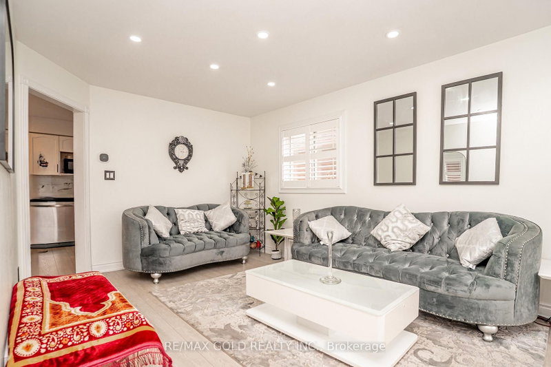31 Colleyville Brampton,ON L7A 1G8 — Photo 9