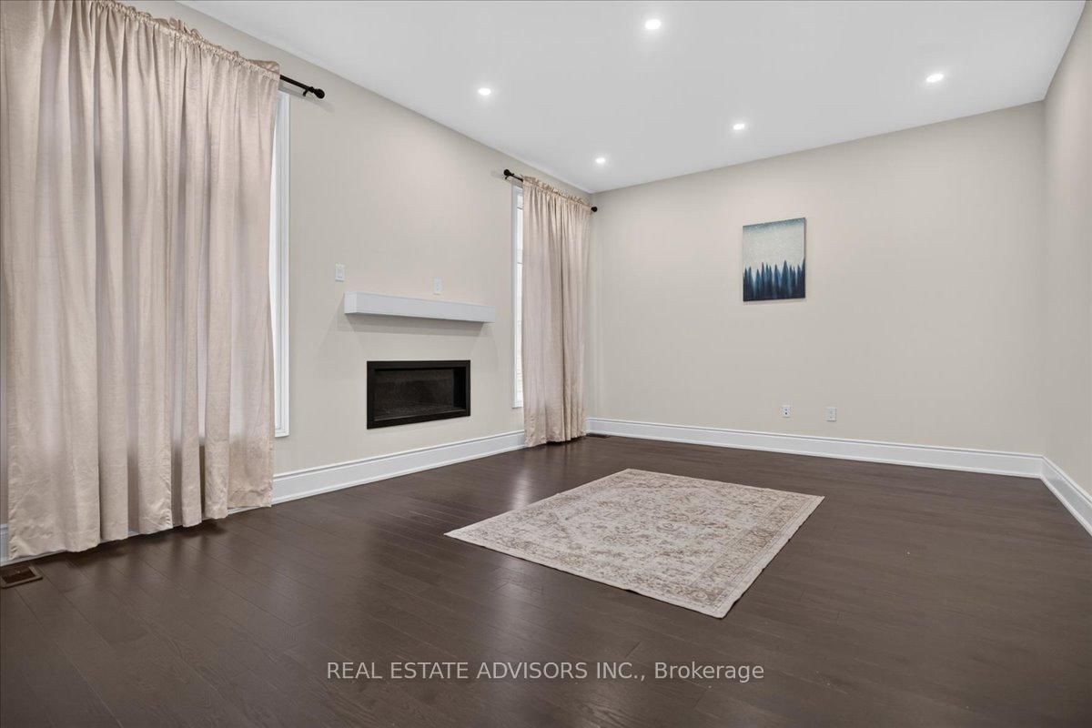 52 Daisy Meadow Crescent • Caledon, ON photo 6